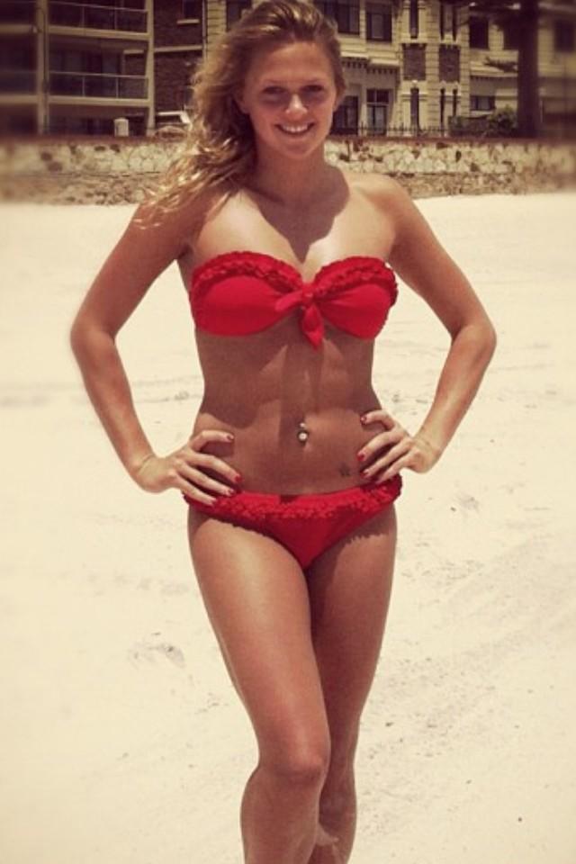 X 上的Team Tonia Couch：「“@BumwarsOfficial: Sexiest Olympian! #TwitterHottie  it's @toniacouch RT http://t.co/Mve9lT7q” she is amazing  http://t.co/qTM95uFv」 / X