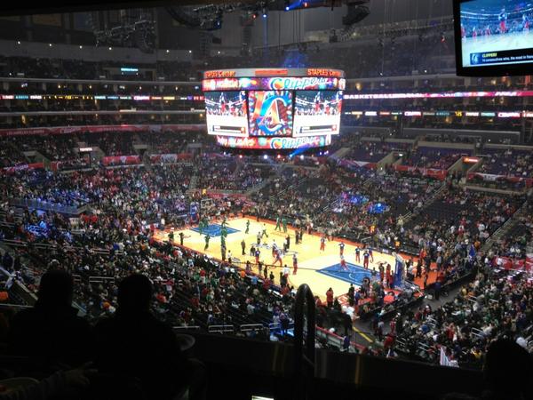 BenavidesDavid's tweet photo. Staples  Center      Clippers vs Boston.               Go Boston ! http://t.co/SRFIXcJH