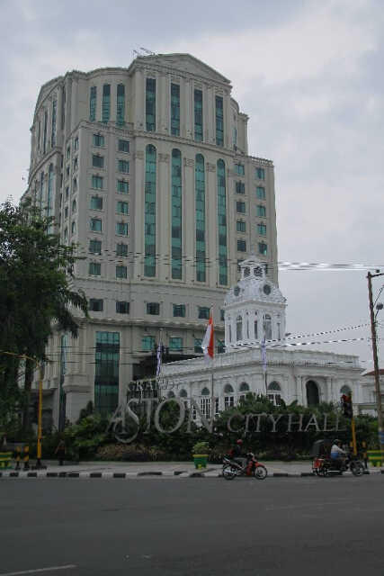 HotelMedan's tweet photo. RT @evonardi: Last day trainee @ hotel grand aston city hall medan, http://t.co/0y1qamMB