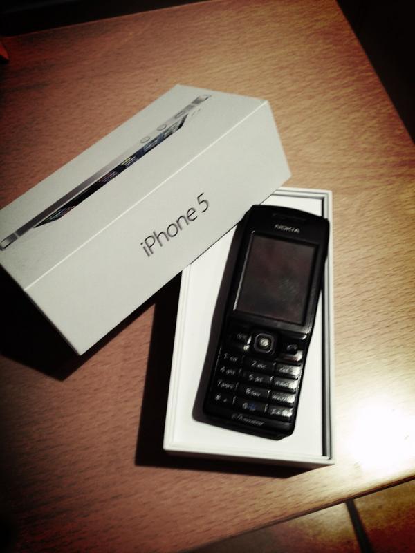 MejoresTwits's tweet photo. Feliz Viernes a todos menos a los que hacen regalos-inocentadas... #InventaTuInocentada http://t.co/hdQwNqcz