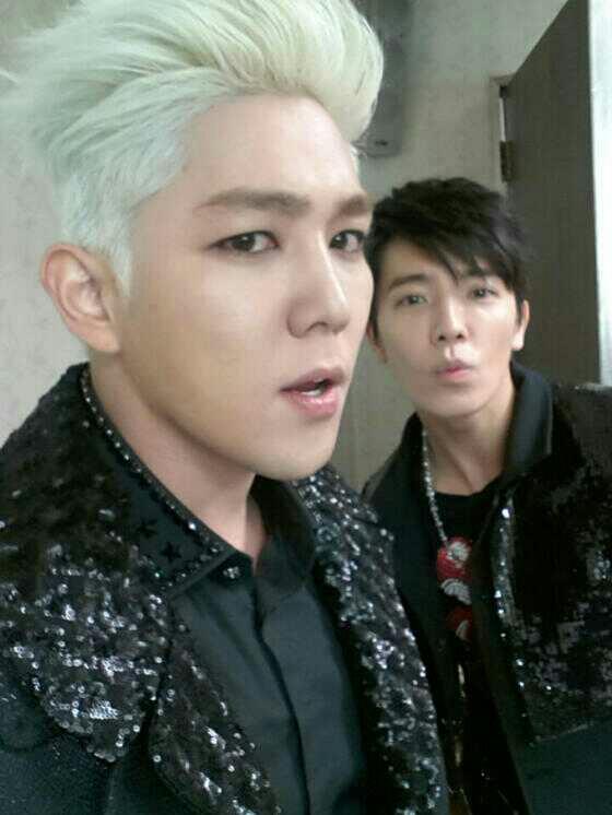 290rora's tweet image. “@joojoo877: شعر كانق ان وواه واخقتاه &amp;gt;.&amp;lt; http://t.co/X9APbvqw”
*^*