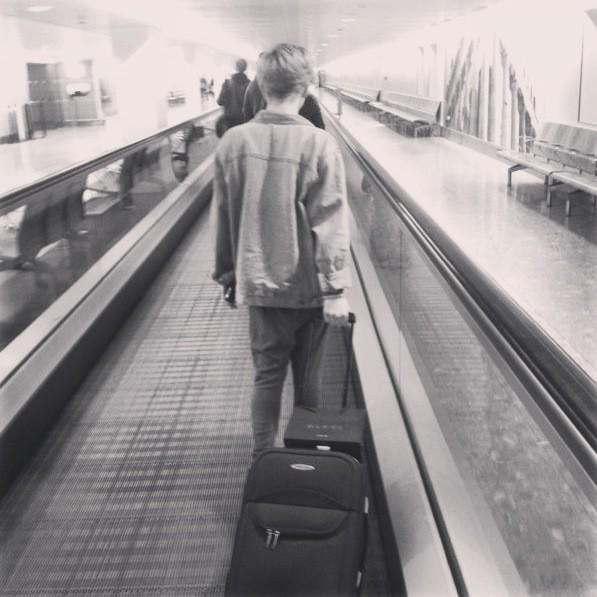 RonanParke's tweet photo. Getting ready to board! Beijing here I come! :-D http://t.co/T6xyC1v8