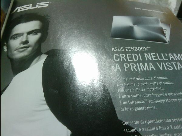 pappi_'s tweet image. cioè, ma è un profumo o un PC? #asusFail