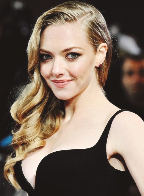 Amanda__News's tweet photo. Hope you all get to see @LesMiserables soon!!! Its AMAZING <3 http://t.co/8h9YDxnX