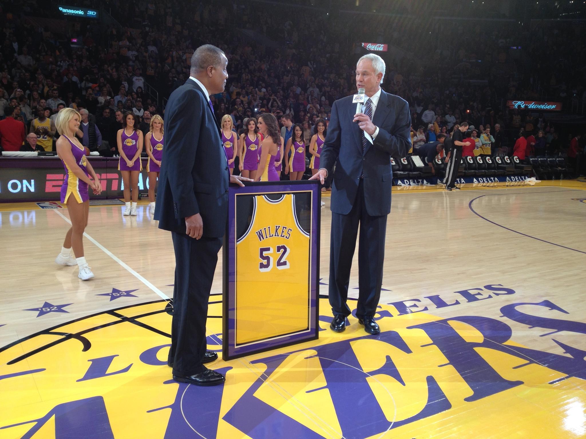 Los Angeles Lakers on Twitter "Jamaal Wilkes at center court with GM Mitch Kupchak & the 52