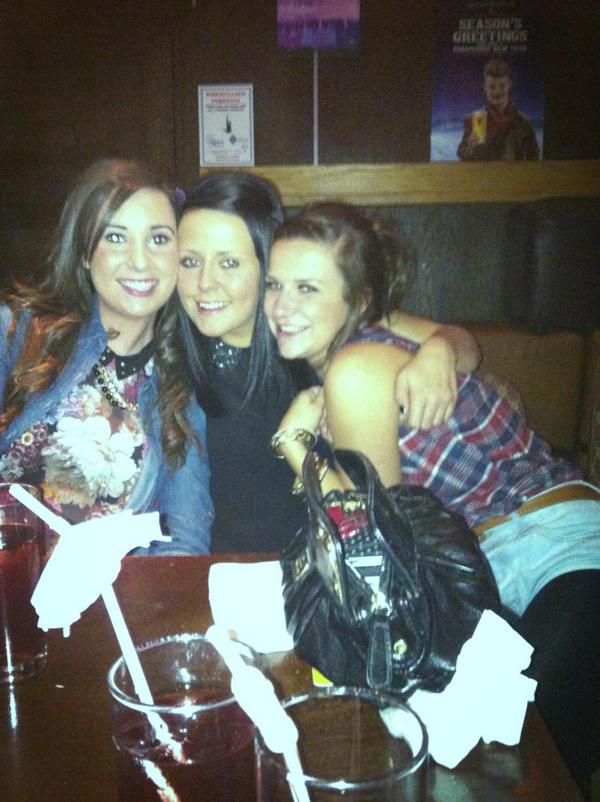 cazritch's tweet photo. @AmandaMorris5x and @stephanieee04 and Kirsty xx http://t.co/CvnMlhOj