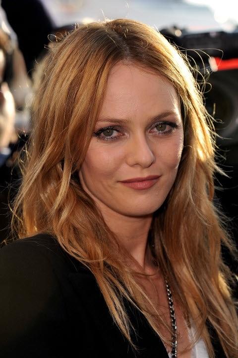 <a href="/VanessaParadis_/">Vanessa Paradis</a> Have a wonderful day Vanessa from Var :) &lt;3 We love you !! ;D