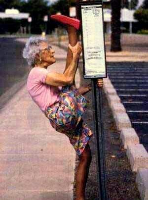 dncnlouie's tweet image. I hope I can still do this when I'm her age!! #werkmissthang #goodstretch
