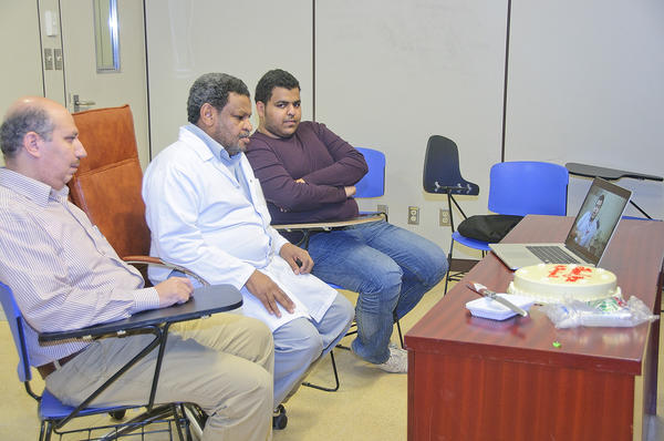 BloodGroup_'s tweet photo. #صورة 1 تدشين العرض الأول لبرنامج فصيلة بحضور أعضاء هيئة التدريس بكلية العلوم الطبية http://t.co/FHxyEHBy