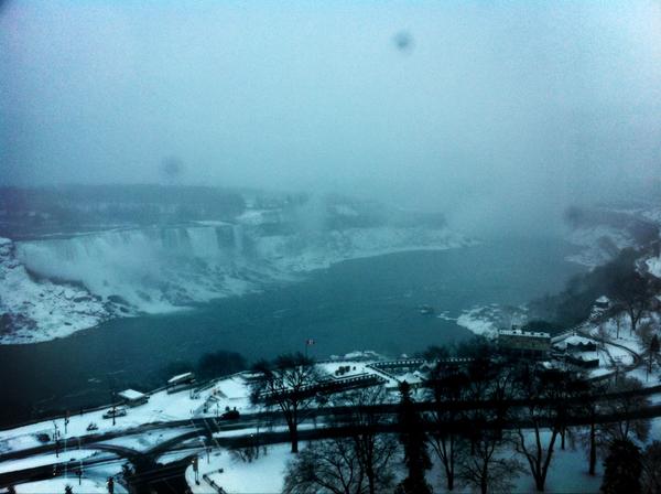 samevanstv's tweet image. Awesome snowstorm at Niagara Falls, it's swallowed the Canadian one!