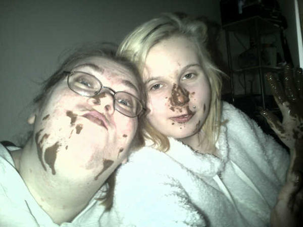 Lisamc151175's tweet photo. My loveley daughter @jolene1709. And I after a chocolate fight lol. http://t.co/tnCk5Hac