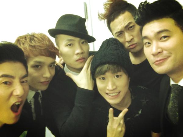Tukutz81's tweet photo. ain't nobody fuckin' with my clique http://t.co/o5bu765j