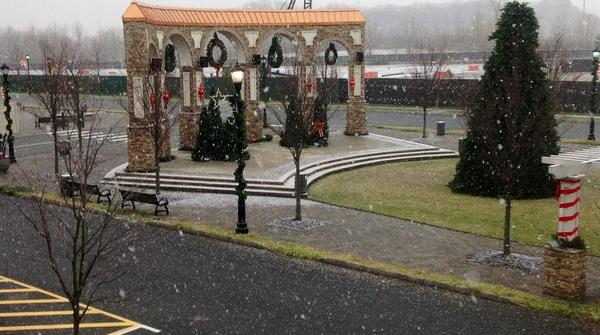 AdamKMusic's tweet photo. Let it Snow, Let it Snow, Let it Snow!!!! http://t.co/klOCuoq3