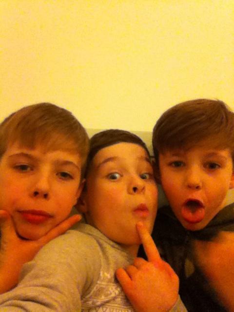 FergusMcGovern's tweet photo. Me and ma possy http://t.co/GaCoGMFr