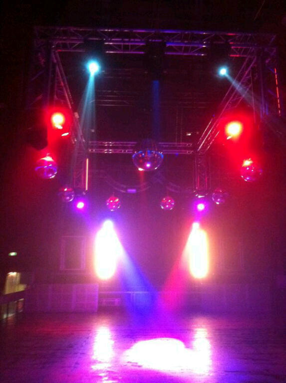 Tasteitparty's tweet image. De Turbinehal van de @lichtfabriek is klaar voor NYE! Tickets verkrijgbaar voor WE LOVE 2013 op goo.gl/wQds3