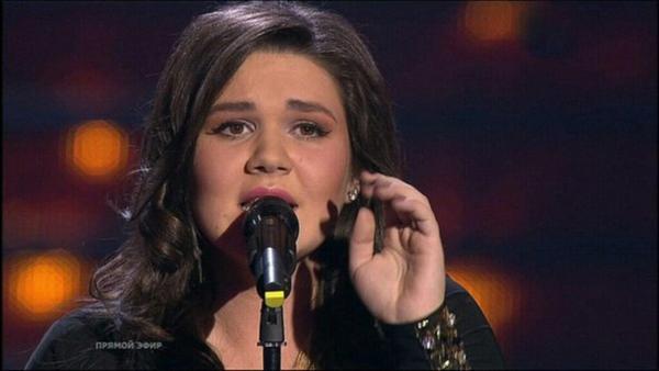 Шоу голос. Первый голос в песне моя игра девушка. Песня голос девушки моей. Голос девки. Алиса на проекте голос девушка.