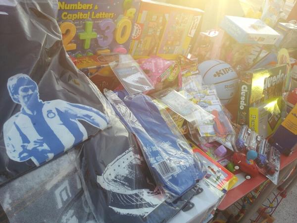 LeyendasPericas's tweet photo. Hemos colaborado con varias prendas de Leyendas Pericas el acto benefico del club. #somrcde http://t.co/zB3946IR