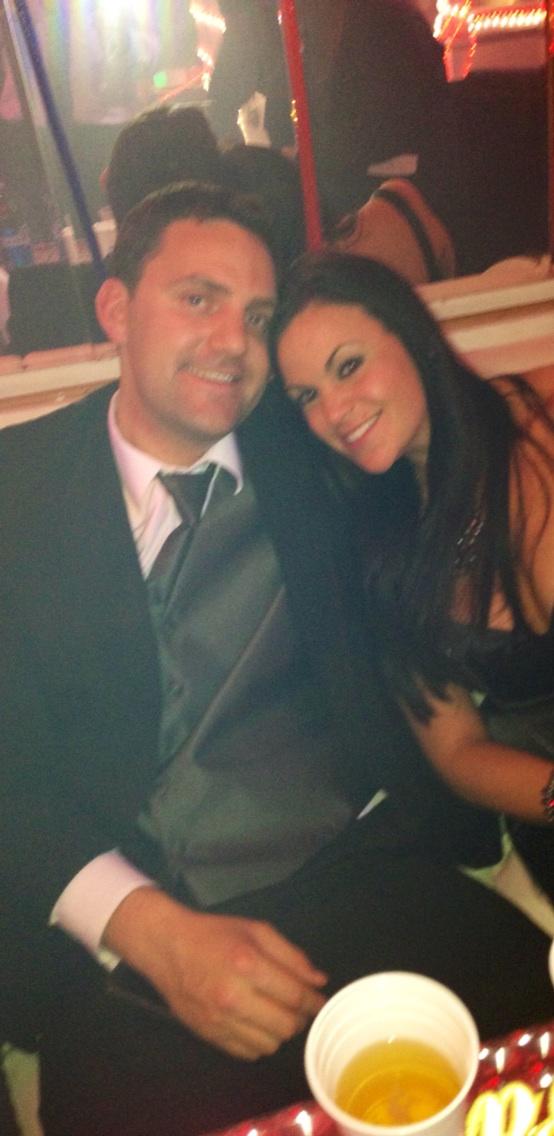 BlakekFisher's tweet photo. @NickLeeMemphis @AmandaLeighF910 thank you for a great wedding! Cheers! http://t.co/uQBwzdIu