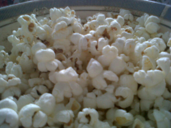 carlocacho's tweet image. Super chill day today, I haven&apos;t gone out yet. #snackmode