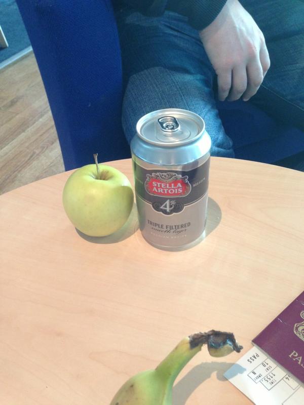 LukeReddy's tweet image. A diverse breakfast for @willkozza in the flybe lounge. Stella to wash down apple at 10am. #northener