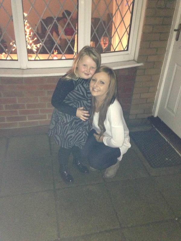 PaygeHoare's tweet photo. @connorjamessco1  Love herrrrr! <3 http://t.co/1OKuqdl4