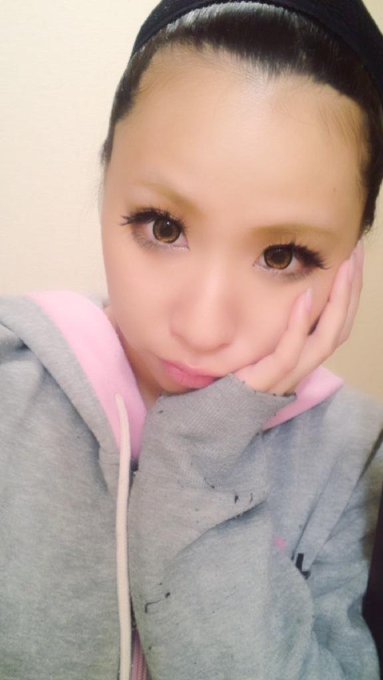 ななぴょん元気か～(^^)？今日の収録のはるちゃんの暴走面白かったよ。笑  それにしても写メかわゆいなぁ～&hearts;RT @nanaaraki: あゆ可愛過ぎてやばかった。。。 今日の化粧（ウィッグはずしちゃったw）<a href="/tag/feelon"class="tags"><span>#feelon</span></a>