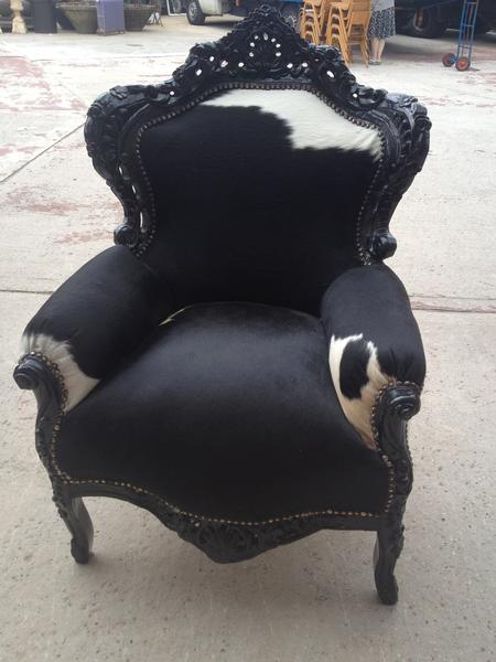 collettecarroll's tweet image. #frenchchairs #cowhide #louisstyle painted furniture @ClaireClawlor @mancbjlad 
cowhide chairs to order x