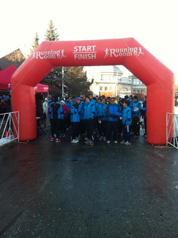 OntarioRunning's tweet photo. Start of the resolution run in Toronto! http://t.co/OJ9KRHqS