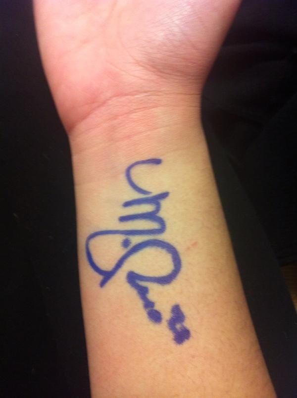 Chimirri_21's tweet image. “@HaleyTerese: Got one of the players to sign my arm hyfr http://t.co/0OdgJ9Gu” #puckslutproblems