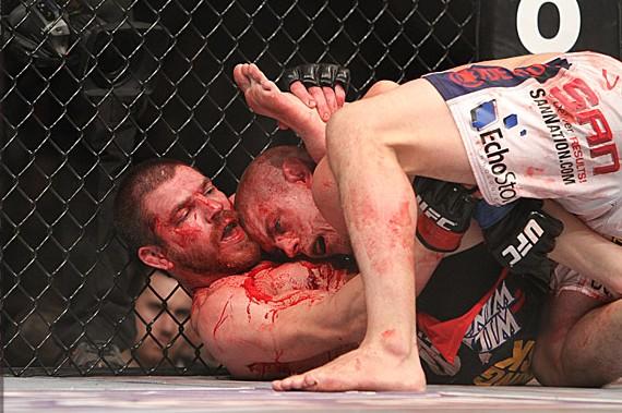 Madaleno's tweet photo. Peleote ayer. Miller vs Lauzon #UFC155 http://t.co/mjyU0Qv