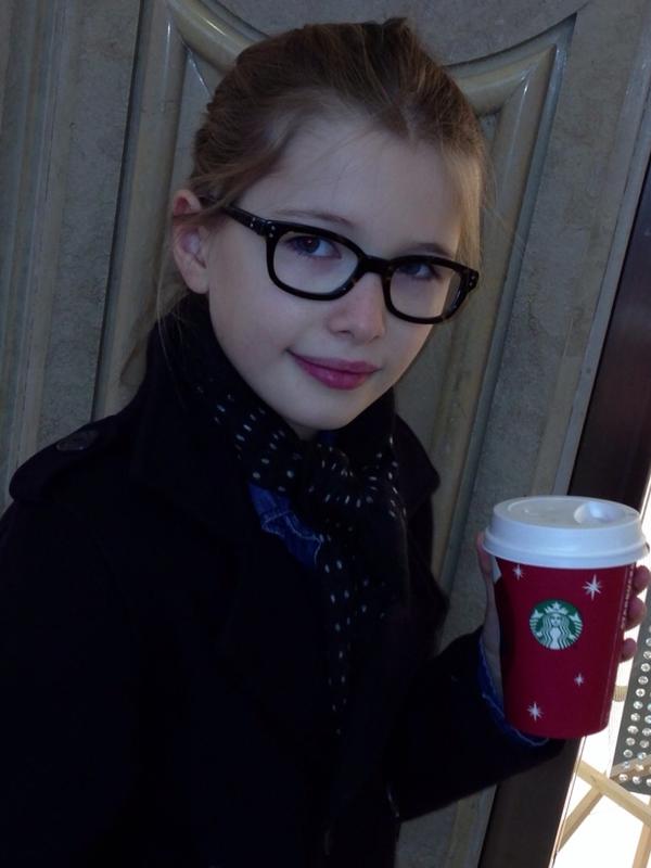 frederiquededet's tweet photo. First Starbucks http://t.co/svkPRqEr