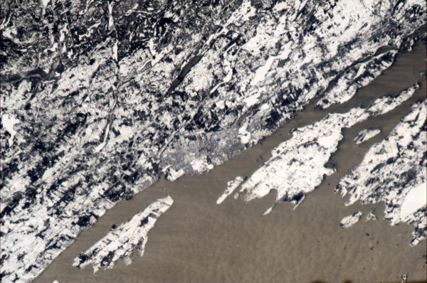 Kingston, ON in snow - how it looked from ISS today, 30 Dec at 12:40.
