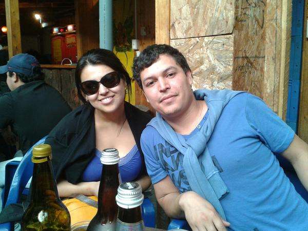 Compartiendo una cerveza <a href="/romisoviedo/"> Romina  Oviedo</a>