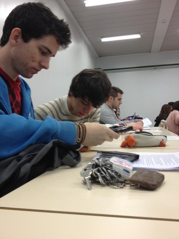 Vuelta al kolee cn <a href="/Gaizkacastelo/">Gaizkiζ Uploaζ</a> <a href="/redmikel/">Mikel Mathis</a>