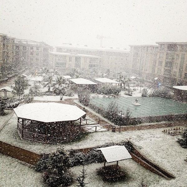 Karacavera's tweet photo. @TubaUnErol avrupa yakası yıkılıyor :)) http://t.co/DlkI7ESe