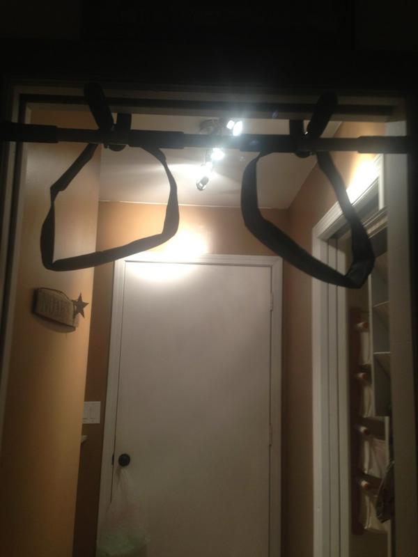 Shake_n_Blake3's tweet image. Doing 5 pull ups every time I walk through #Resolution1