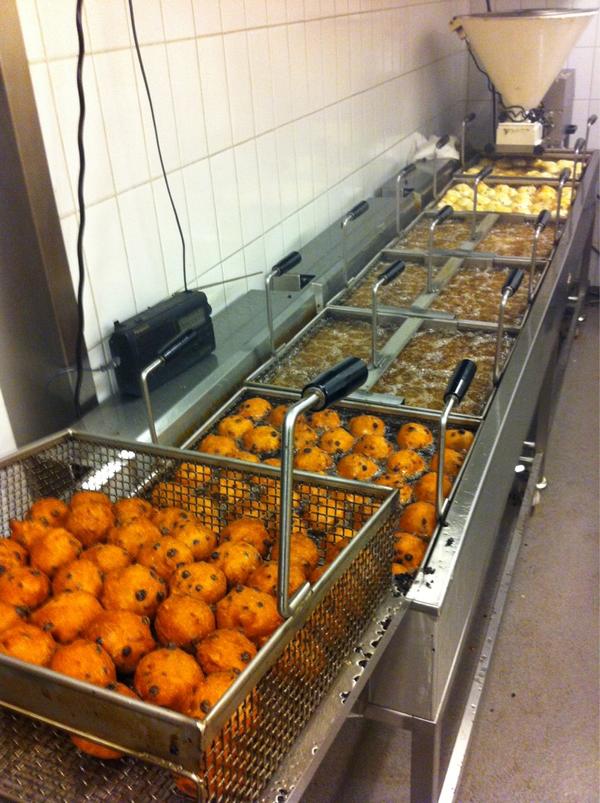 lourusjan's tweet image. De lekkerste oliebollen van het land bij ad bos #ochten #echtebakker #adbos