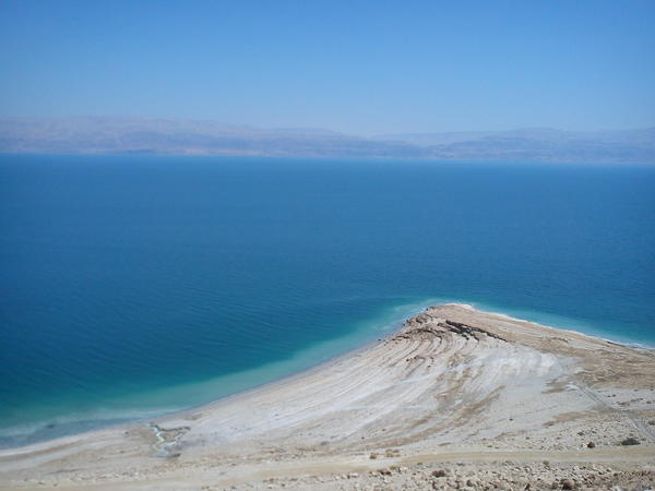 benking01's tweet photo. #RaisedBeaches on the west side of the Dead Sea, August 2012, clearly showing dropping water levels. #Geographyteacher http://t.co/4l9W6bA0
