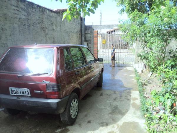Rosangelaluizz's tweet photo. @Itanhaem Carro Furtado24/12 na Plataforma, Mongagua.AJUDE,avise a PM. Fiat Uno CSI 1.5R,4P,Vermelho.Segue foto! http://t.co/ejKFjtvS