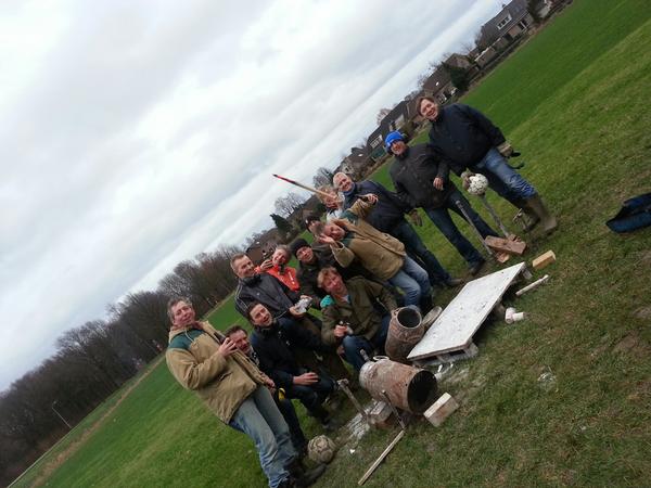 vonwillems's tweet photo. carbidploeg klooster 2012 schieten t jaar uit! http://t.co/qvun7aJy