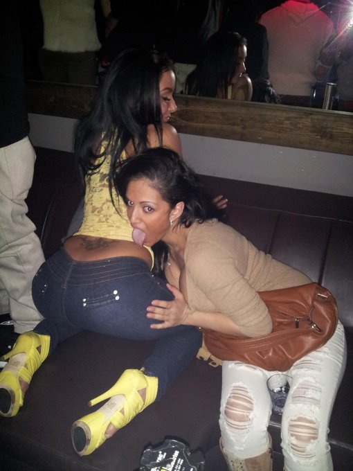 Me and the sexy @shereallymilli http://t.co/1bOyGF9L<a class="tags" target="_blank" title="On Twitter" href="/?out=eyJ0eXAiOiJKV1QiLCJhbGciOiJIUzUxMiJ9.eyJpYXQiOjE3MjA4NzAxMDIsImlzcyI6InR3cG9ybnN0YXJzLmNvbSIsIm5iZiI6MTcyMDg3MDEwMiwiZXhwIjoxNzUyNDA2MTAyLCJyZWRpcmVjdF91cmwiOiJodHRwczovL3R3aXR0ZXIuY29tL3NoZXJlYWxseW1pbGxpIn0.u3poLLt1KpR1p-WniaRrNPAwD1D7SH6ftpT1LwLiEJyWfJPzzFlaIJbKmJvOsE7TLdQTL1TlmoxXvgtGXvDULA">@shereallymilli</a>