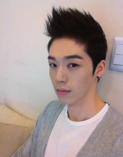 7942TH's tweet photo. กรี้สสส ผมใหม่หล่อมากกกกกกก RT @LimHyun88: 이제 2013년!!!
새해 복 많이많이 받으세요~~^^ http://t.co/thQo09wI