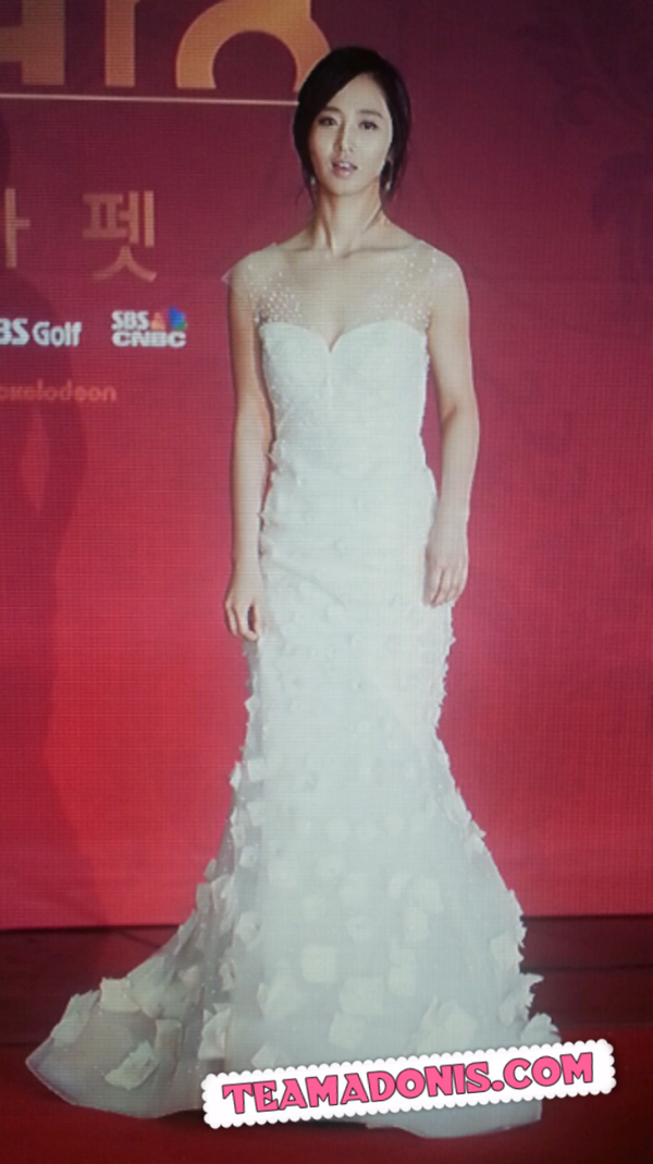 [PIC][31-12-2012]Yuri xuất hiện tại "SBS Drama Awards 2012" vào tối nay A_dB9JfCUAESQgY