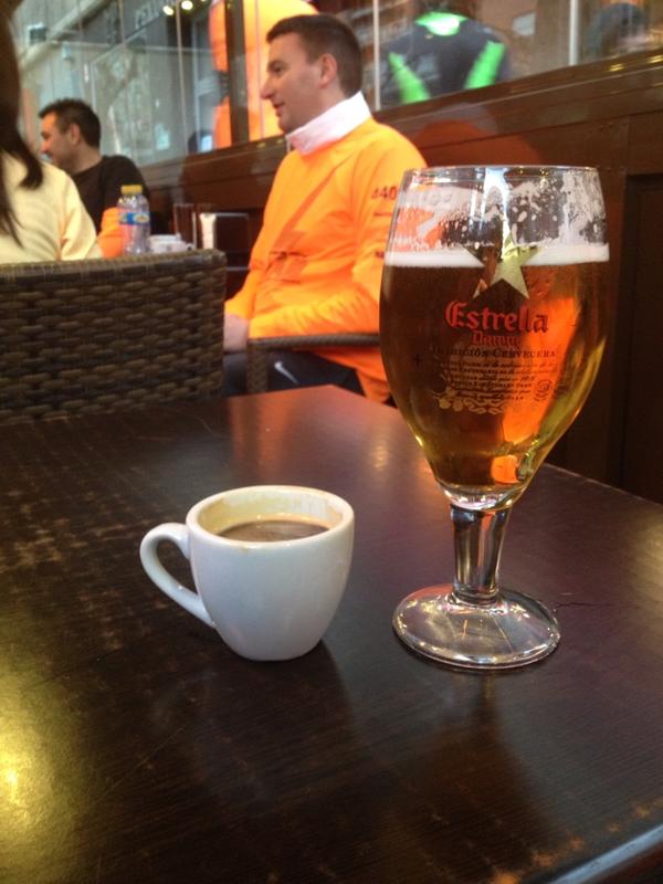 OscarBece's tweet photo. Presansilvestreando en la salida. @Juansa_3 esta muy sobrao con la cervecita http://t.co/UVHfJmjA