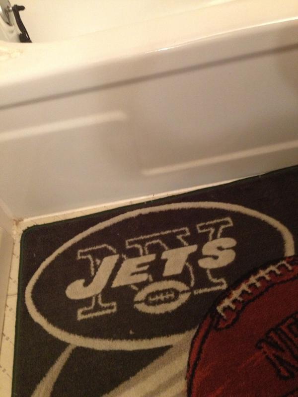 sesh_28's tweet photo. “@devon_krogh: The New York jets are an embarrassment to the NFL.” Nice rug tho buddy http://t.co/vRAriCwC