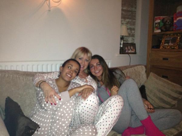lisadavison65's tweet photo. Happy new year all !! Xx http://t.co/Y6Wokjev