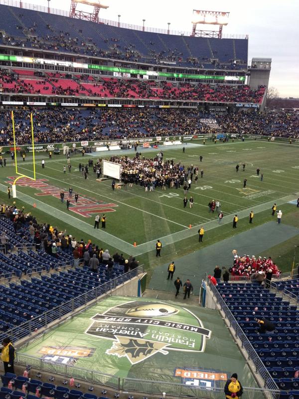 tgiftanya's tweet photo. #AnchorDown!!! #MusicCityNYE http://t.co/xQ3L5kGy