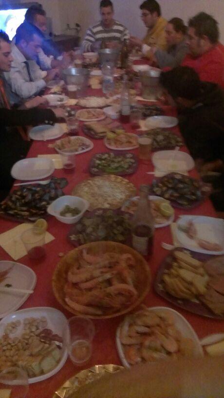 onating's tweet photo. @jafuentes19 @pillaavispas @xaskyllo toma cenaaaa!!!!! http://t.co/RnOEFmeC