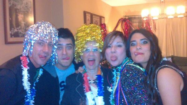 alucatoni's tweet photo. feliz 2013!! http://t.co/lTKAteqT