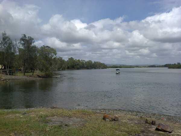 MickOweis's tweet photo. A nice day to wet a line http://t.co/Nkci3PRV